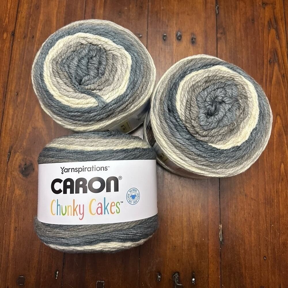3 Balls Caron Chunky Cakes Yarn Rice Pudding Grey Bulky Knitting Crochet